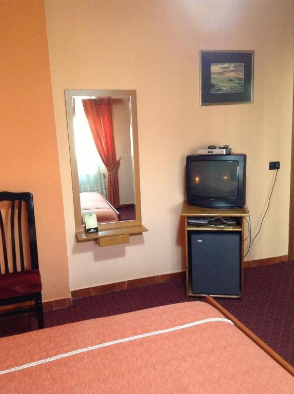 Art Hotel Nirvana Tirana Habitación foto